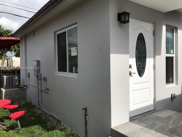 Building Photo - 1221 SW 76th Ct