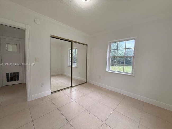 Building Photo - 9 Miami Gardens Rd