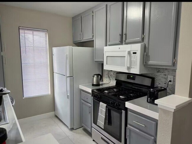 Foto del edificio - Amazing Furnished 2-Bed 2-Bath at Las Casitas!