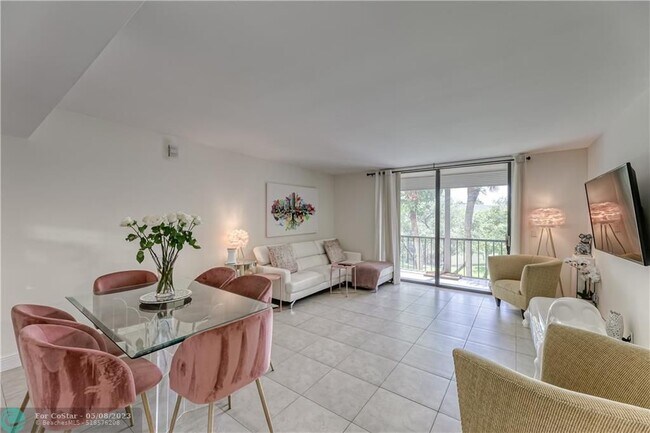 Building Photo - 5190 Las Verdes Cir