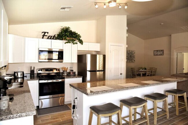 Foto del edificio - Beautifully Decorated Home|Avondale|Privat...