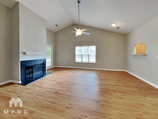 Building Photo - 17 Howlett Pl