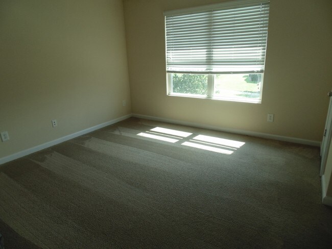 Foto del edificio - 136 Bridgewater Cir