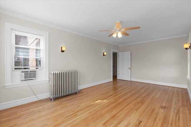 Foto del edificio - 120 Custer Ave