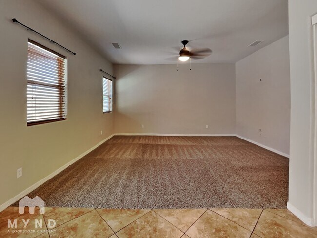 Foto del edificio - 18646 W Mission Ln