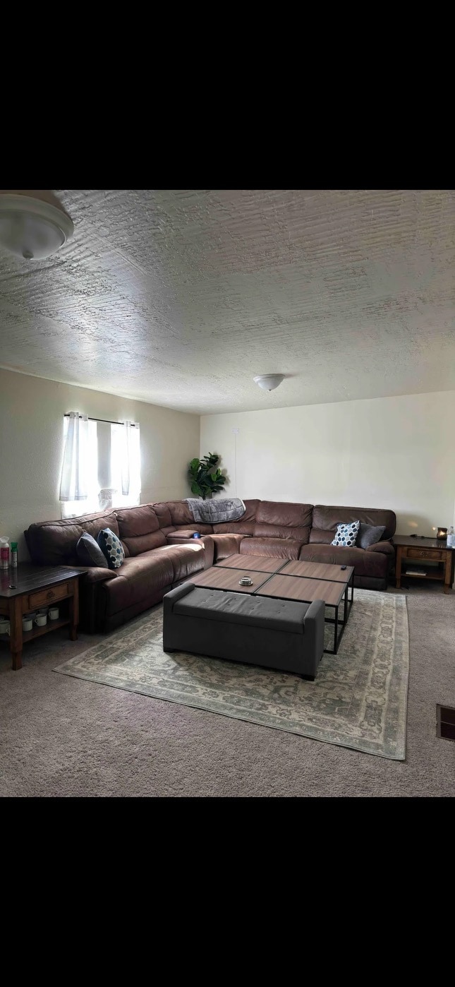 Building Photo - 220 S Taylor St