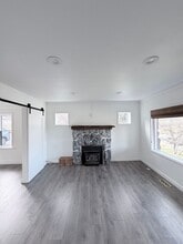 Building Photo - 791 Lakeshore Dr