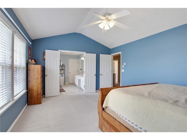 Foto del edificio - 8210 Norwich Pl