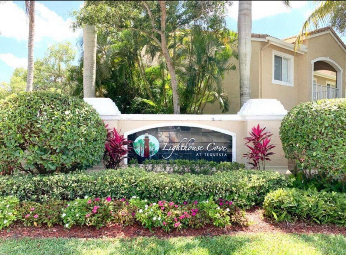 Primary Photo - 272 Village Blvd