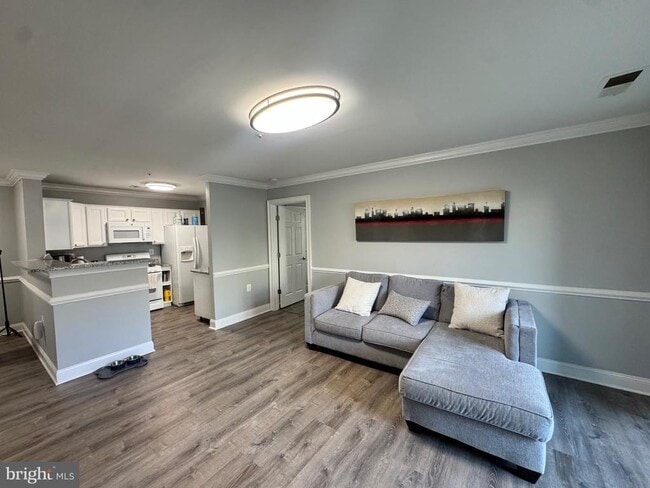 Building Photo - 1060 Gardenview Loop