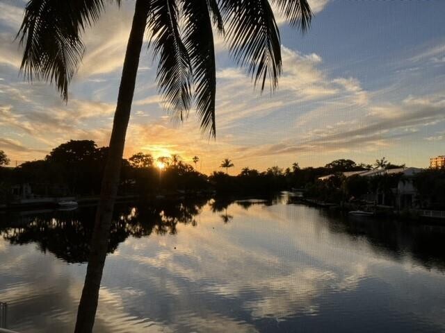 Foto del edificio - 801 NE 18th Ct