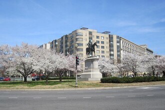 Building Photo - 1 Scott Cir NW
