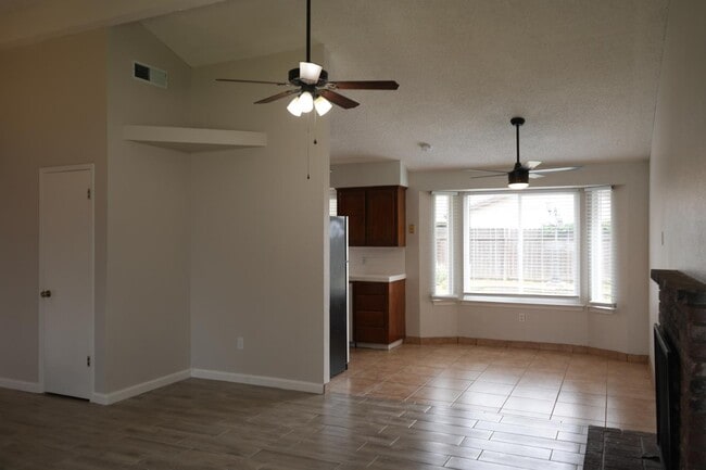 Building Photo - 4310 N Barcus Ave