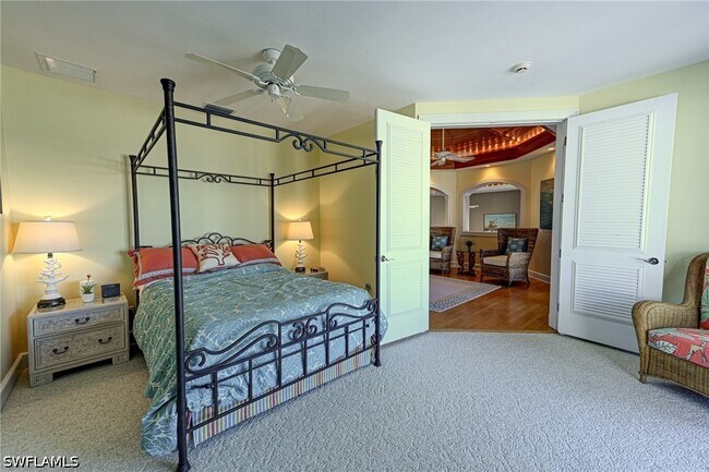 Foto del edificio - 235 Barefoot Beach Blvd