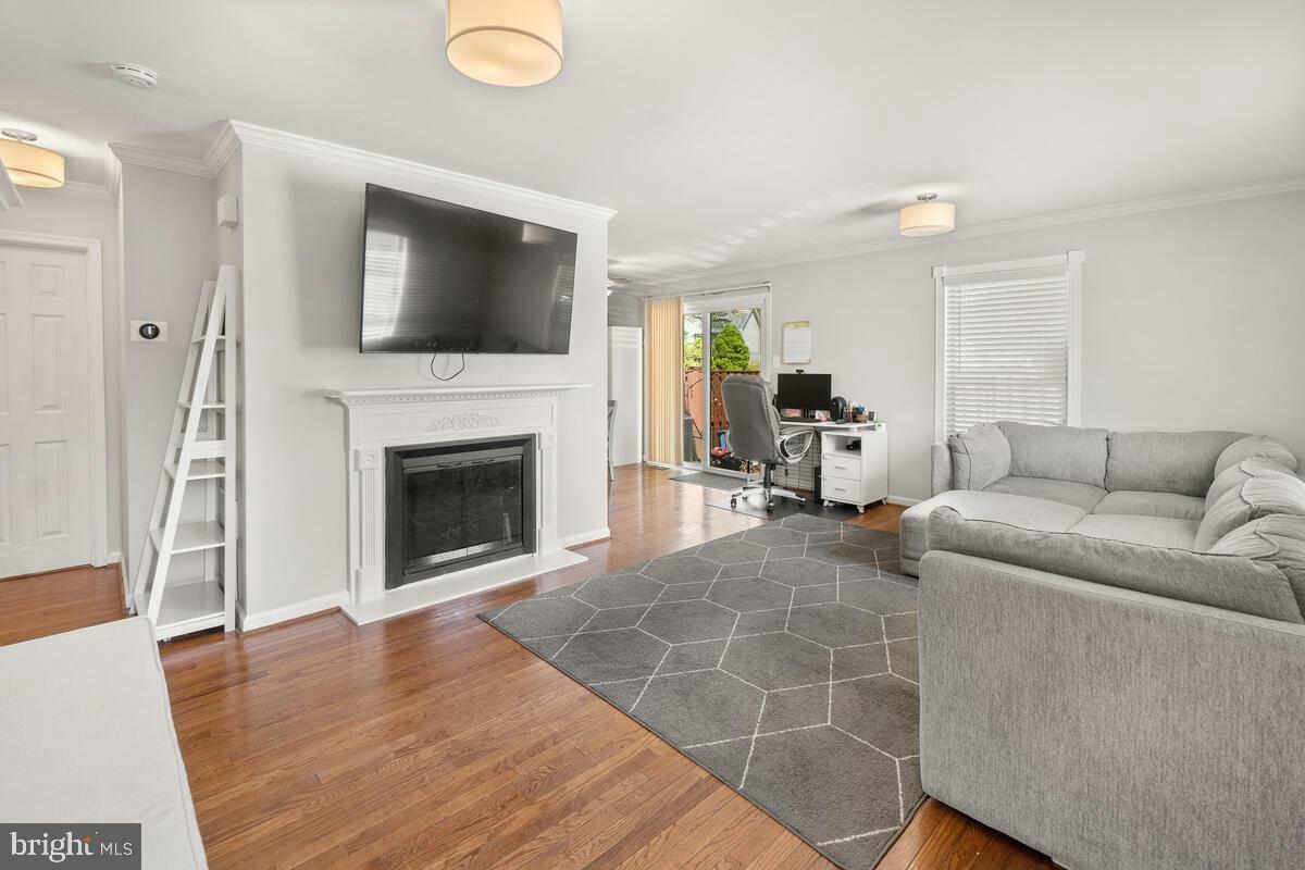 Photo - 19602 Labelle Ct (Gaithersburg, MD)