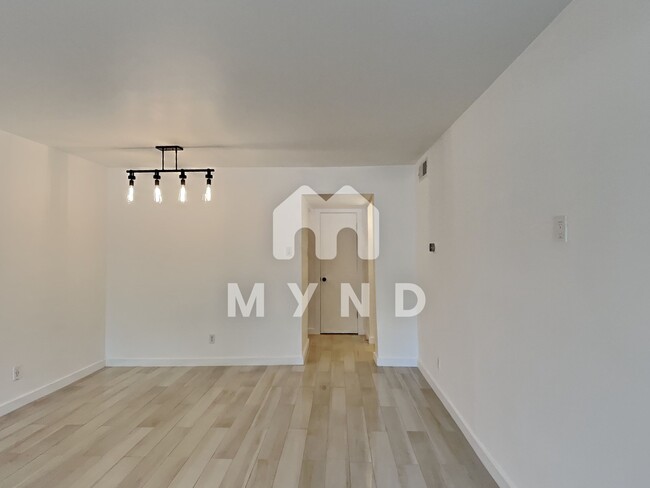 Building Photo - 3919 Holland Ave Apt 101
