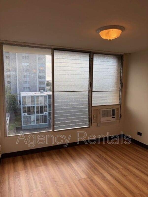 Building Photo - 1519 Nehoa St