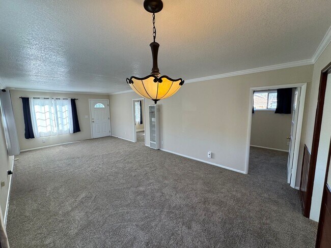 Foto del edificio - Charming 3 Bedroom, 1 Bath West Ventura Bungalow