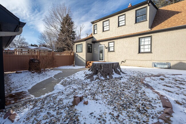 Foto del edificio - 1621 W 22nd St