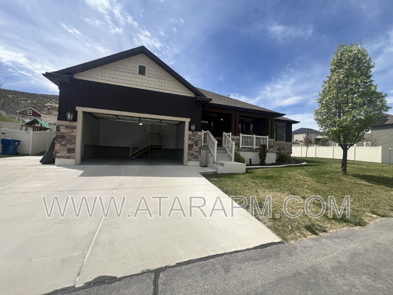 Primary Photo - 1529 Lake View Terrace Rd