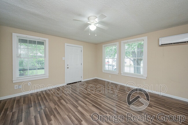 Building Photo - 3208 Clopton St SW