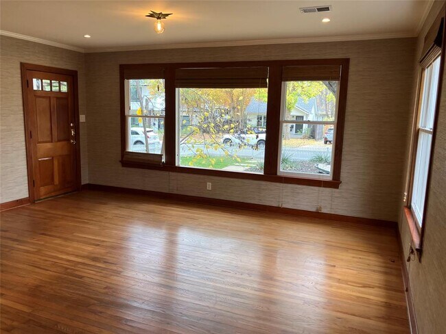 Foto del edificio - 1916 W 39th St