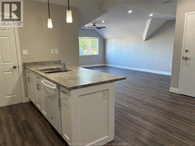 Building Photo - 242 Lauzon Rd