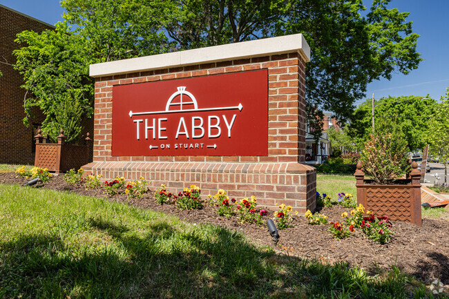 Building Photo - The Abby on Stuart