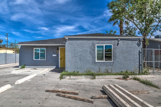 Building Photo - 4005 N 15th Ave