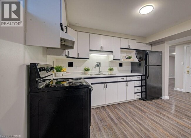 Building Photo - 15 Santa Maria Dr