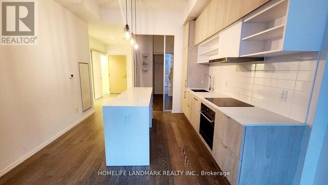 Building Photo - 5 Soudan Ave