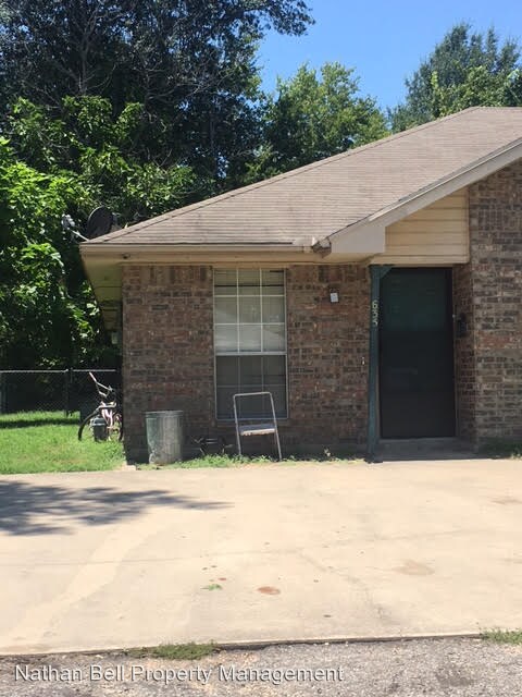 Primary Photo - 2 br, 1 bath House - 635 NE 19th St