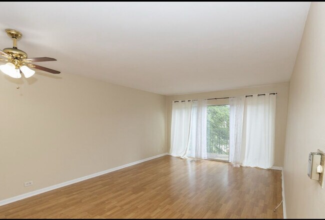 Foto del edificio - 5101 Carriage Way Dr