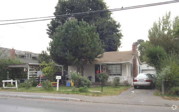 Foto del edificio - 238-246 Southside Dr