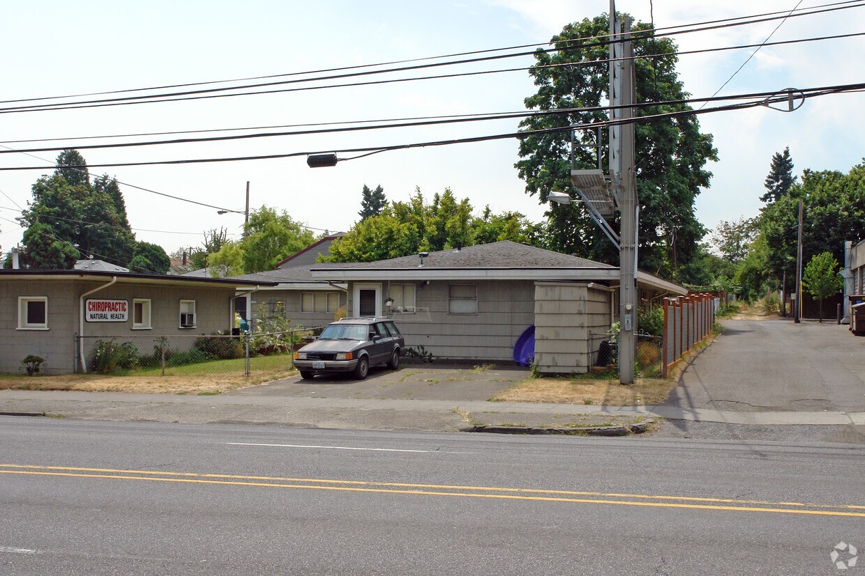 Foto del edificio - 7425-7433 N Lancaster Ave