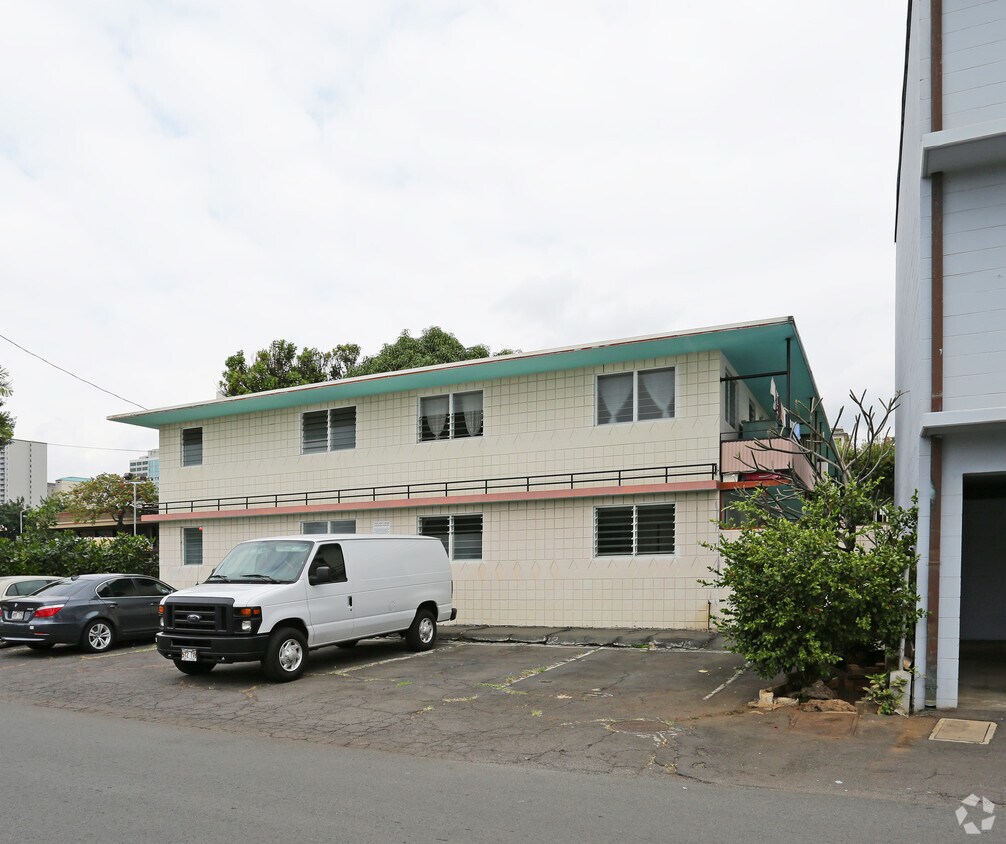 Building Photo - 1720 Algaroba St