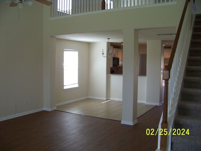 Building Photo - Excellent 4 bedroom in Hutto that shows like new