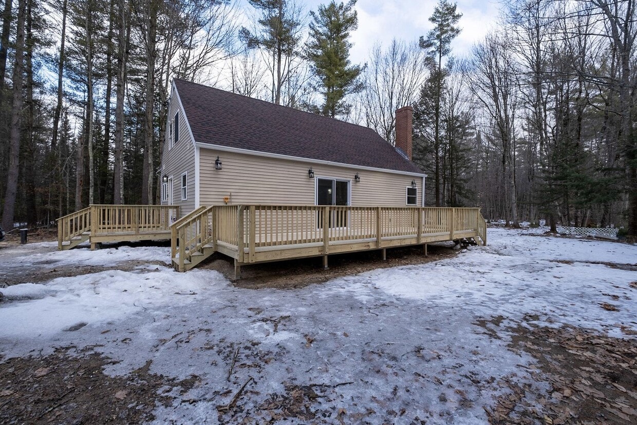 Primary Photo - 676 Bonny Eagle Rd