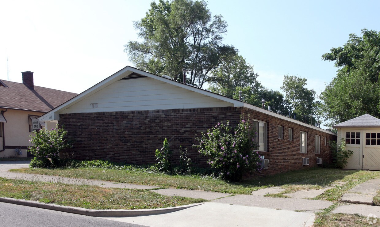 Building Photo - 157 W Hendricks St