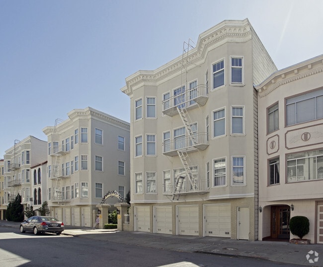 Building Photo - Marina Court Apartments