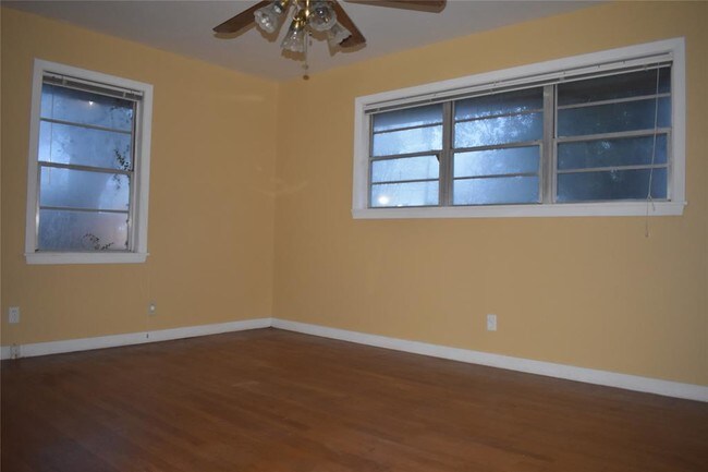 Building Photo - 3519 Drexel Dr