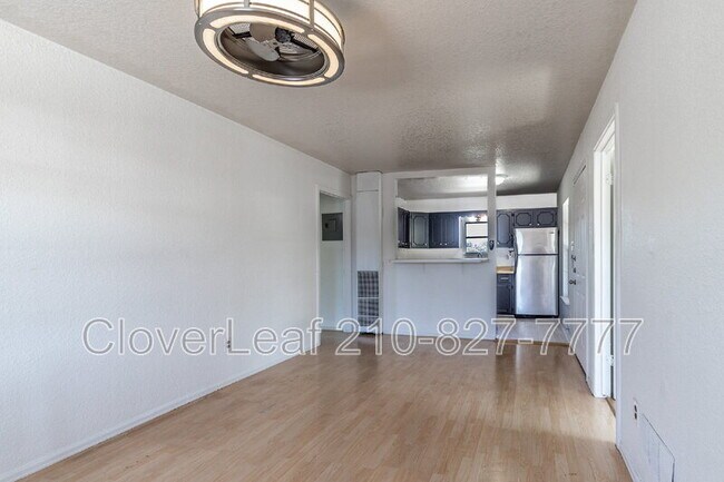 Foto del edificio - 317 Kashmuir Pl