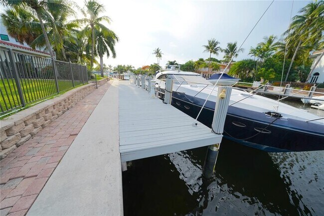 Foto del edificio - 2761 NE 22nd Ct
