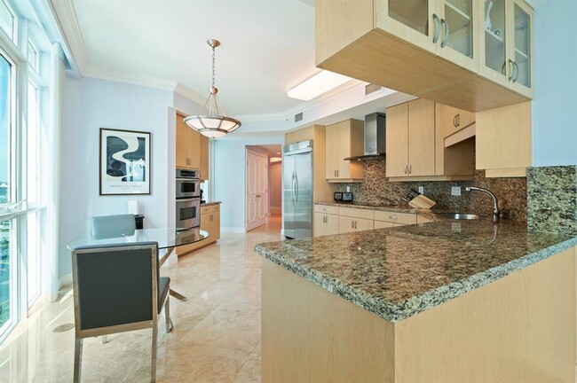Building Photo - 1430 S Ocean Blvd