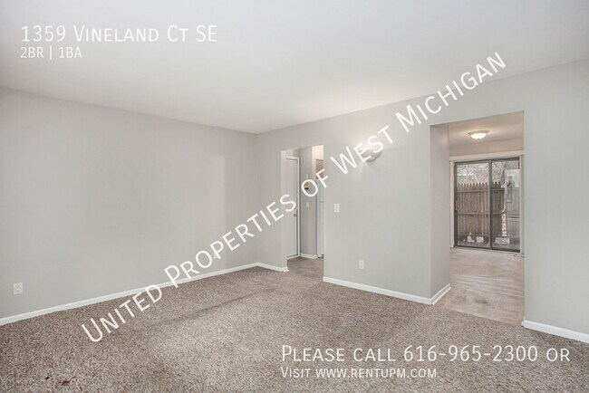 Building Photo - Available Now | 2 Bed 1 Bath Duplex in the...