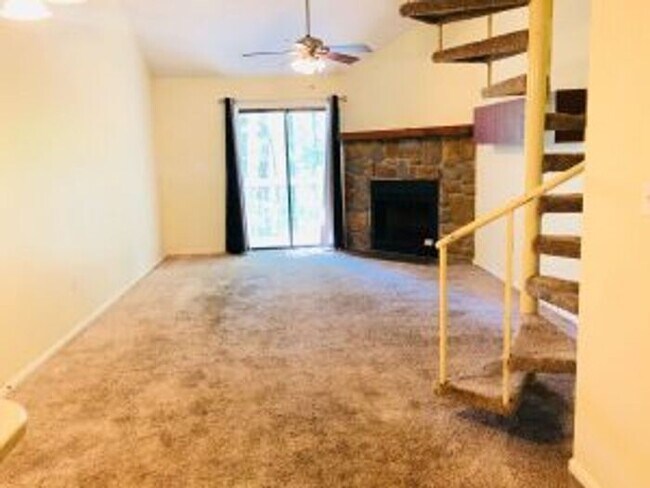 Foto del edificio - 405 Harbison Blvd