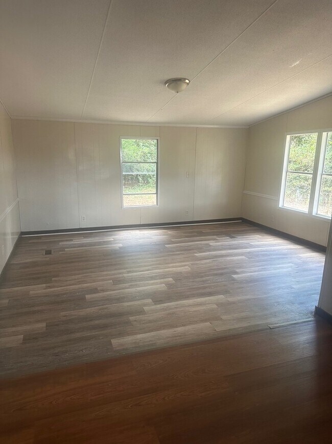 Building Photo - 3153 Eddy Gatesville Pkwy