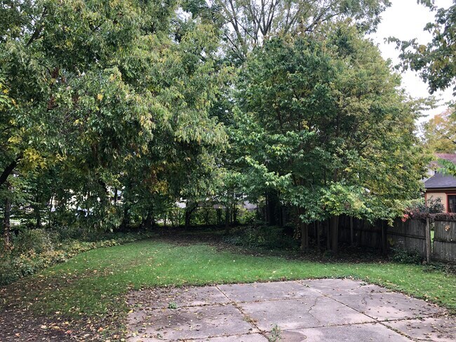 Foto del edificio - 130 College Ave NE