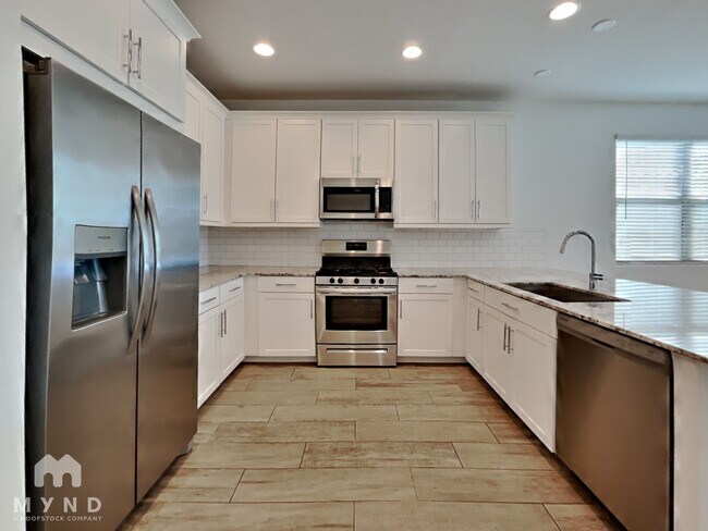 Foto del edificio - 19353 W Elm St