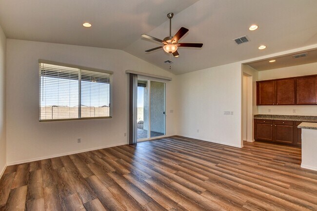 Building Photo - Beautiful home in Saddlewood